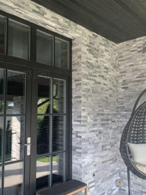 1104-1_kvarcit-ice-grey-kamenny-obkladovy-panel Kvarcit Ice Grey - kamenný obkladový panel