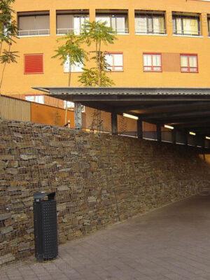 1173-1_gneis-rula-k8-murovaci-kamen-vhodny-na-gabionove-ploty-gabionove-siete-vytvaraju-gabionovy-plot-vo-verejnych-priestoroch-vo-vyske-viac-ako-2-metre-a-dlzke-50-metrov- Gneis K8 kameň na murovanie/do gabionov