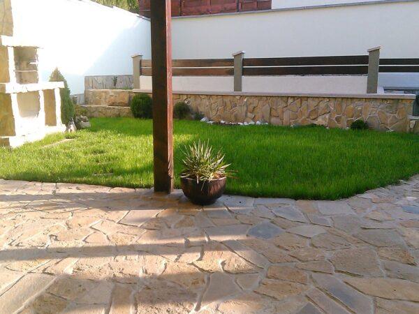 Pieskovec P1 dlažba pr. 10-50 cm, hr. 2-5 cm