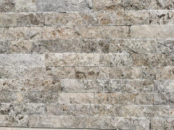 Travertín Silver - kamenný obklad 4x rezaný