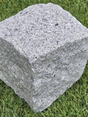 Žula dlažba kocky 4/6 cm 1 t = 9 m2 Farba: Bledá