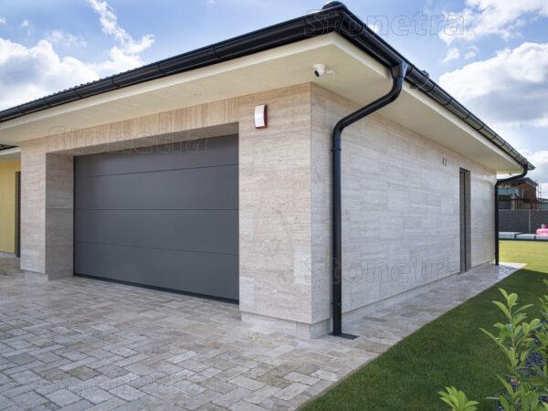 1445-16_obklad-z-prirodneho-kamena-travertin-s-tmavohnedou-kresbou-kamenskalica-sk Travertín Classic VC 80 cm x 40 cm x 1,5 cm - matný, neplnený