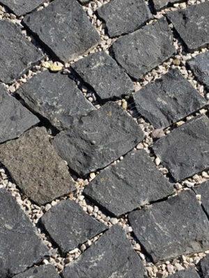 149-1_cadic-dlazobne-kocky-pr-4x6-cm-1t-9-m2 Čadič dlažobné kocky pr. 4x6 cm 1t = 9 m2