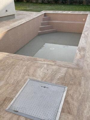 1589-40_dlazba-na-terasu-travertin-mocca Travertín Mocca 61 cm x 40,6 cm x 3 cm - omieľaný