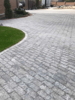 Žula čierna Grigio 20 cm x 10 cm x 3 cm dlažba - opalovaný povrch, protišmykový