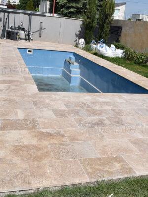 1815-25_dlazba-okolo-bazena-travertin-noche-kamenskalica-sk-kamenna-dlazba-k-bazenu-dlazba-na-terasu-dlazba-okolo-bazena Travertín Noche 60 cm x 40 cm x 3 cm - omieľaný