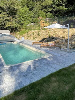 1921-6_mramorova-dlazba-okolo-bazenu Mramor Lagune dlažba 30 cm x 15 cm x 3 cm - omieľaný