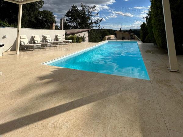 1942-5_shells-dlazba-k-bazenu-kamenna-dlazba-k-bazenu-dlazba-na-terasu-dlazba-okolo-bazena Mramor Shells Beige 120 cm x 60 cm x 2 cm - matný