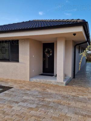 1957-5_travertin-mocca-30x15-kamenna-dlazba-k-bazenu-dlazba-na-terasu-dlazba-okolo-bazena Travertín Mocca dlažba 30 cm x 15 cm x 3 cm - sekané hrany