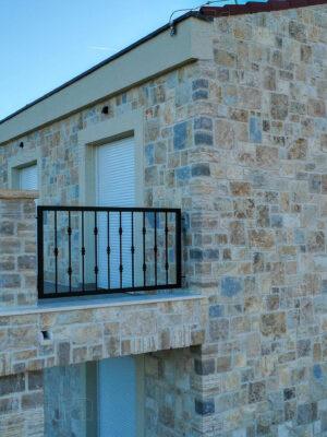 Vápenec Pašan - rock face 20 - 50 cm x 15- 30 cm x 2 - 4 cm