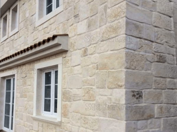 Vápenec Pašan - rock face 20 - 50 cm x 15- 30 cm x 2 - 4 cm - rohový prvok