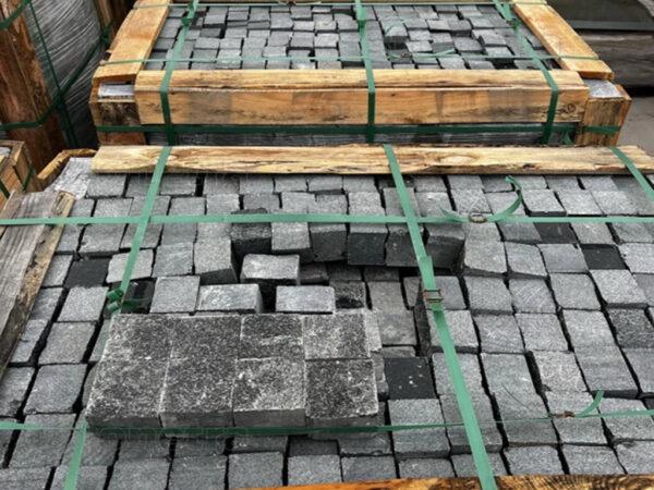 2072_zula-cierna-4x-rezana-kocka-10-x-10-x-8-cm Žula čierna 4x rezaná kocka 10 x 10 x 8 cm