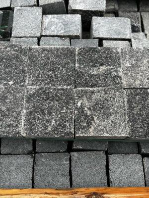 Žula čierna 4x rezaná kocka 8 x 8 x 8 cm