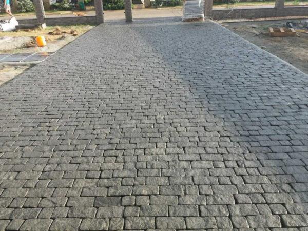 Žula čierna hradná dlažba - omielaná Rozmery: Žula čierna hradná dlažba 20/10/10 cm - omielaná