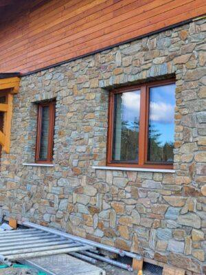 xr:d:DAF-h5LdptQ:3,j:8849993861506740676,t:24030407 Kvarcit Altais - rock face