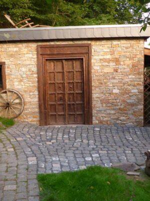 2244-2_rock-face-fasadny-obklad Bridlica Castor masívny panel - rohový prvok