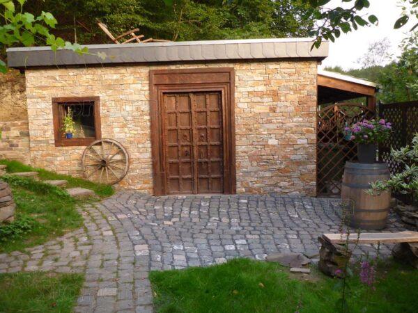 2244-2_rock-face-fasadny-obklad Bridlica Castor masívny panel - rohový prvok