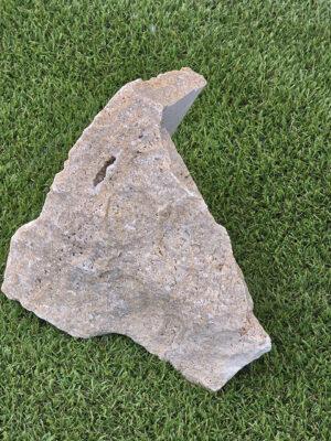 2293_travertin-mandre-obkladovy-kamen-na-fasadu-rock-face-roh Travertín Mandre - rock face - rohový prvok