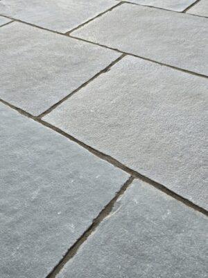 Vápenec Azuro 60 cm x 40 cm x 2,2 cm - omieľaný