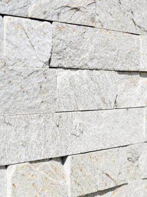 Gneis K9 kamenný obklad 4x rezaný Rozmery: 10 cm  Gneis / Rula K9 kamenný obklad 4x rezaný