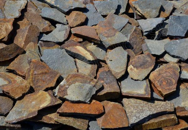 Andezit A2 drobný obklad pr. 10-15 cm hr. 1-3 cm