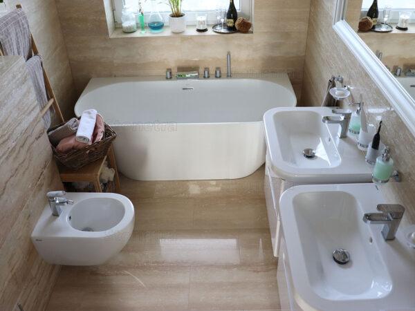 526-12_travertinova-dlazba-do-kupelne Travertín Classic VC 61 cm x 30,5 cm x 1,2 cm - leštený