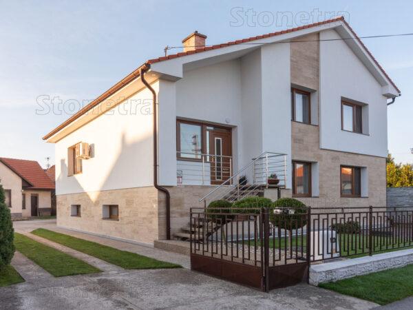 677-10_lr-2-2-copy Travertín Classic VC 61 cm x 30,5 cm x 1,2 cm - matný, neplnený